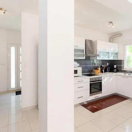Five-bedroom In *