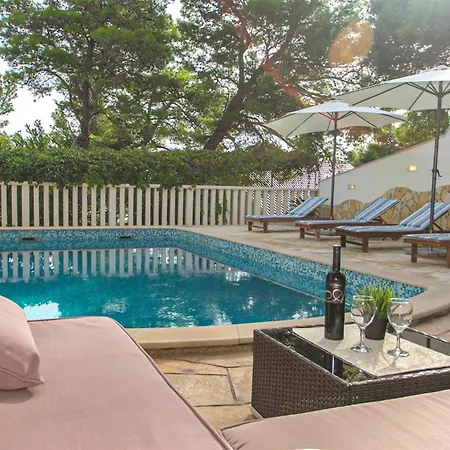 Five-bedroom In Σπίτι διακοπών *