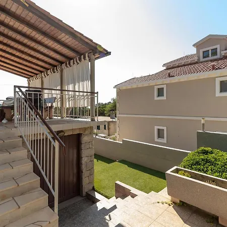 Gorgeous In With House Sea View