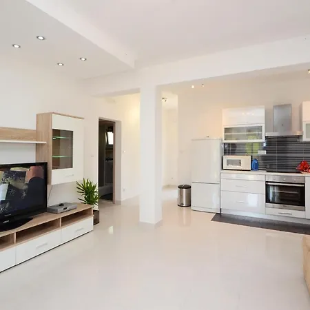 Five-bedroom In Σπίτι διακοπών *