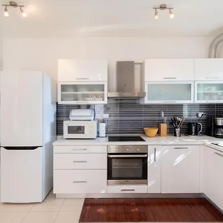 Five-bedroom In *