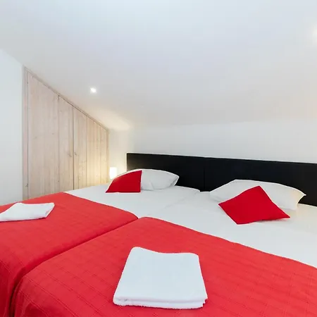 Five-bedroom In