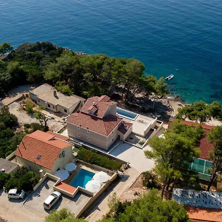 Vikendica Gorgeous In With House Sea View